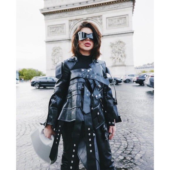 Black Futuristic Sunglasses for Men Women Oversized Wrap Around Shield Fashion - Picture 8 of 8